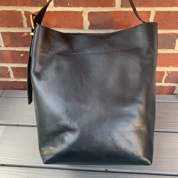 Madewell The Essential Bucket Tote - Picture 9 of 13